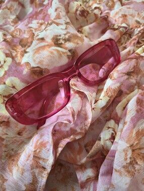 Retro 90s Y2K Hot Pink Rectangle Sunglasses Rose Tinted Lenses